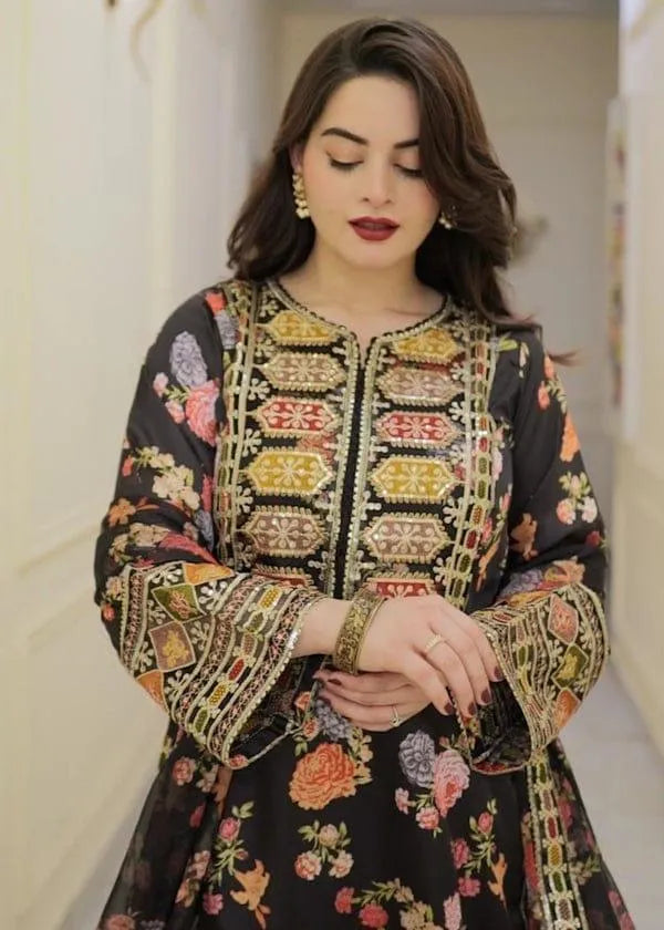3 Pcs Women's Stitched Lawn Sequins Embroidered Suit...?